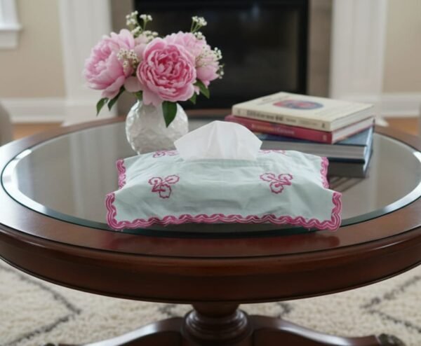 TISSUE BOX WITH EMBROIDERD COVER,